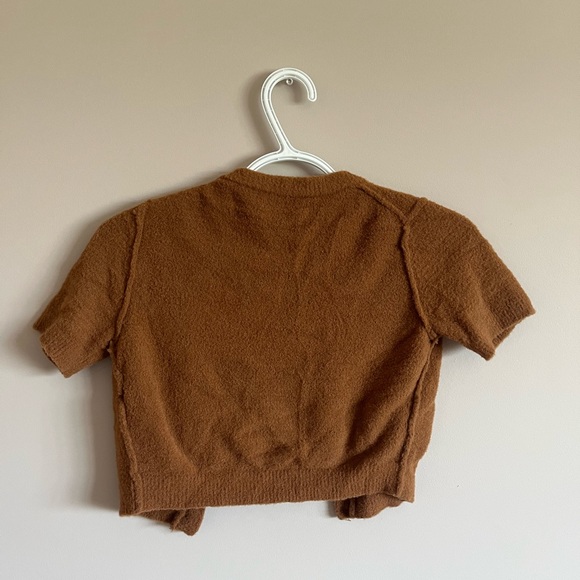 soft cashmere cropped button up - Picture 2 of 3